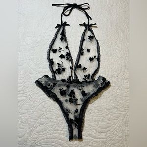 Romwe white mesh plunge neck teddy with black details. Size Small.